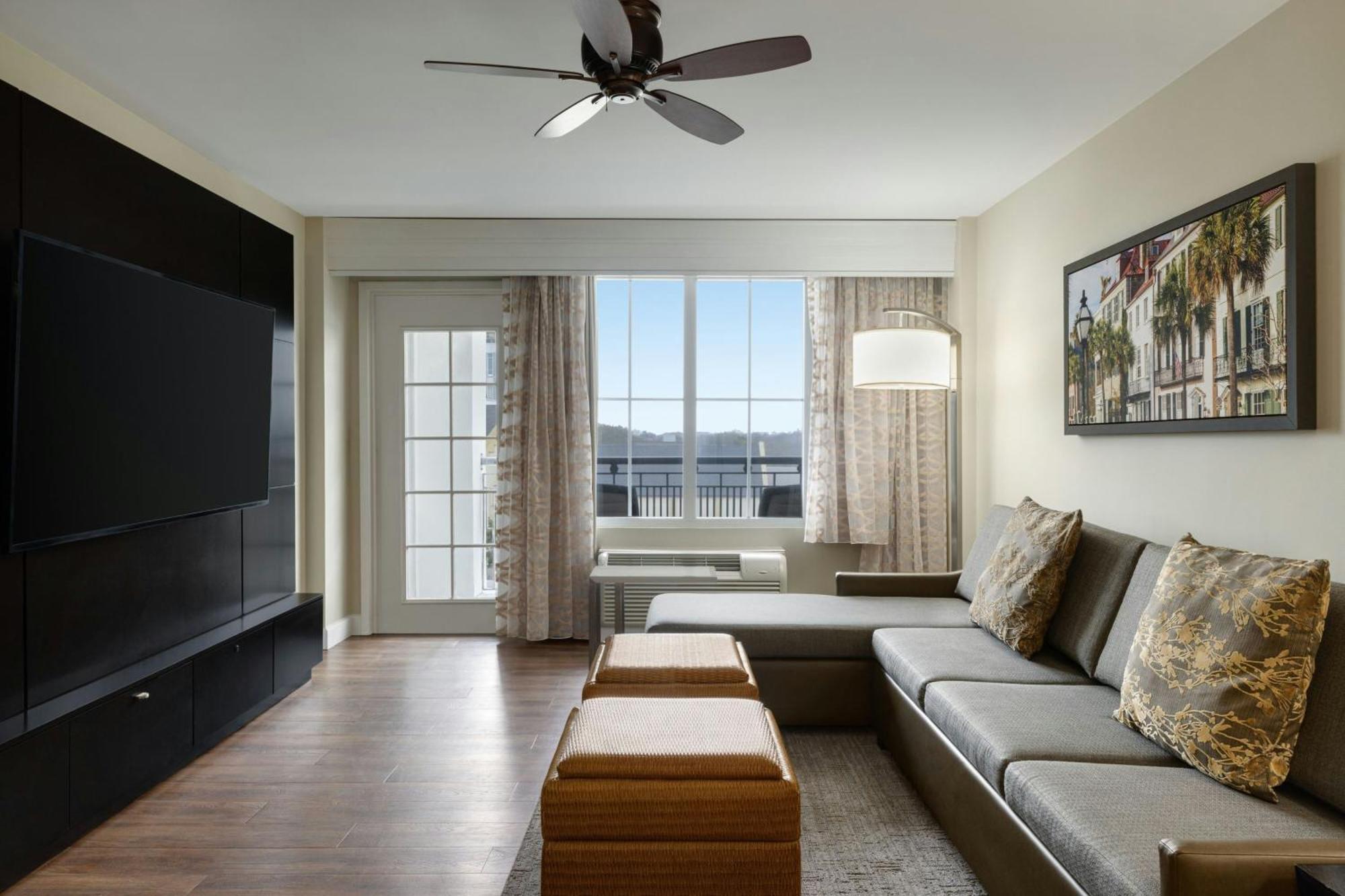 Courtyard By Marriott Charleston Historic District Hotell Exteriör bild